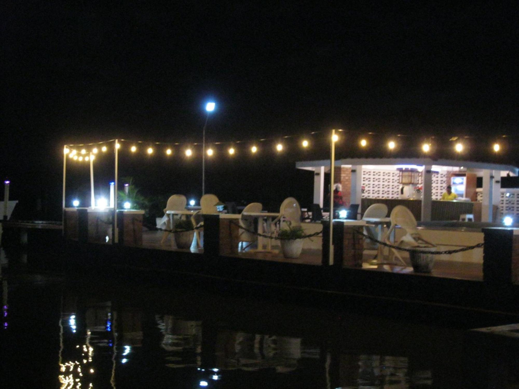 Fisherman'S Inn Hotel Florence Hall ภายนอก รูปภาพ