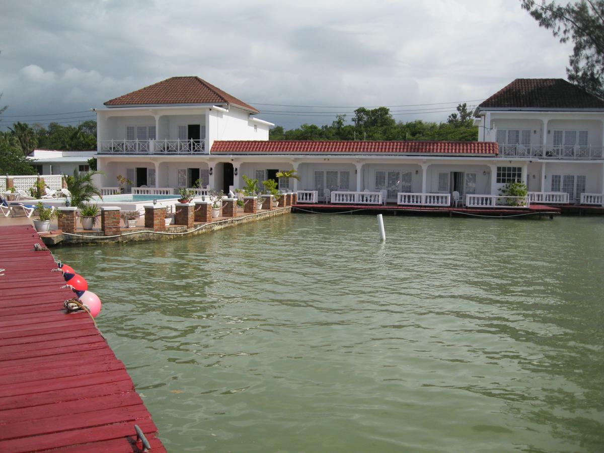 Fisherman'S Inn Hotel Florence Hall ภายนอก รูปภาพ