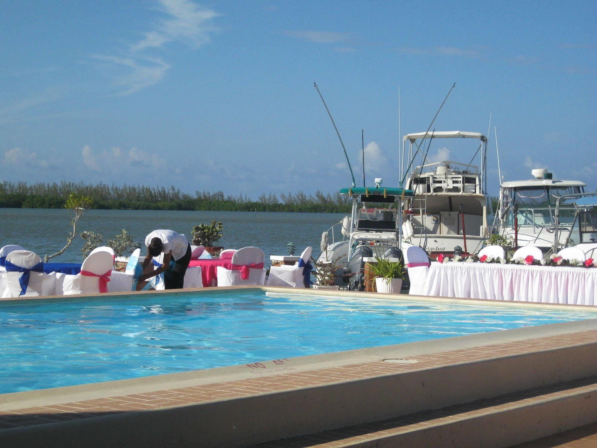 Fisherman'S Inn Hotel Florence Hall ภายนอก รูปภาพ